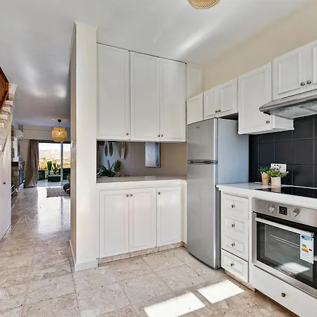 Sea View Boho House With A Panoramic Terrace, 900 M To Tatil Evi Klorakas